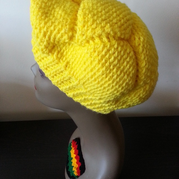 Hat, Beret - Picture 5 of 7